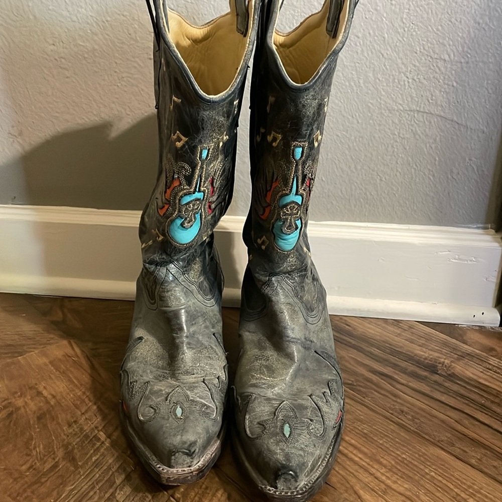 Corral boots